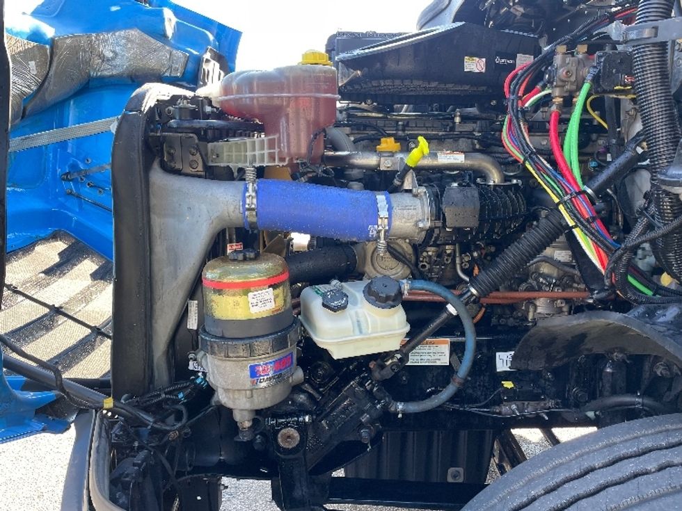 Day Cab Tractor-Heavy Duty Tractors-Freightliner-2019-T11664ST-Anderson-SC-487,382\n\t\tmiles-$ 37,750 - Image 16