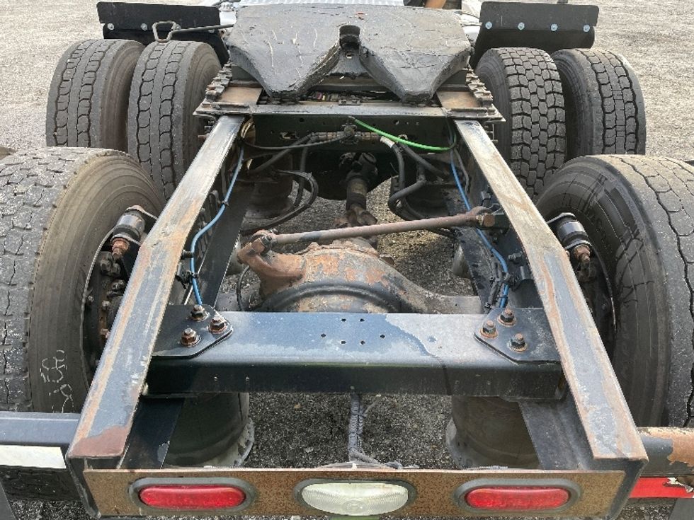 Day Cab Tractor-Heavy Duty Tractors-Freightliner-2019-T11664ST-Anderson-SC-487,382\n\t\tmiles-$ 37,750 - Image 6