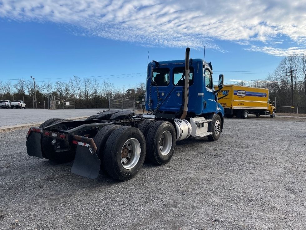 Day Cab Tractor-Heavy Duty Tractors-Freightliner-2019-T11664ST-Anderson-SC-487,382\n\t\tmiles-$ 37,750 - Image 7