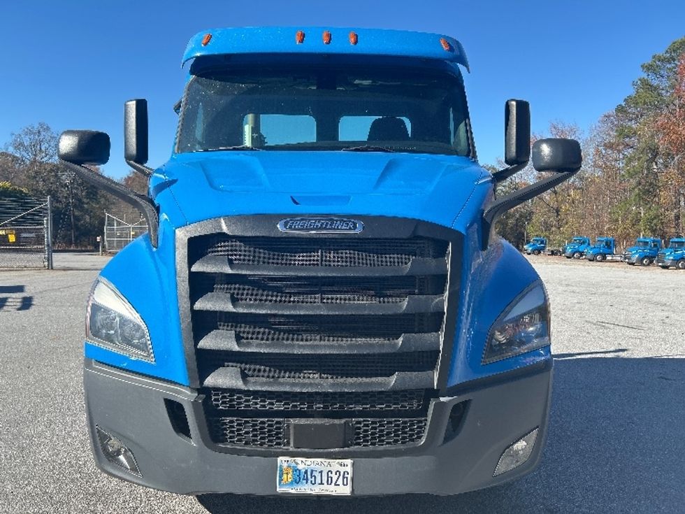 Day Cab Tractor-Heavy Duty Tractors-Freightliner-2019-T11664ST-Anderson-SC-503,493\n\t\tmiles-$ 36,500 - Image 2
