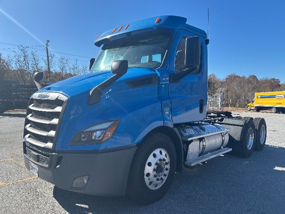 Day Cab Tractor-Heavy Duty Tractors-Freightliner-2019-T11664ST-Anderson-SC-503,493\n\t\tmiles-$ 36,500 - Image 3