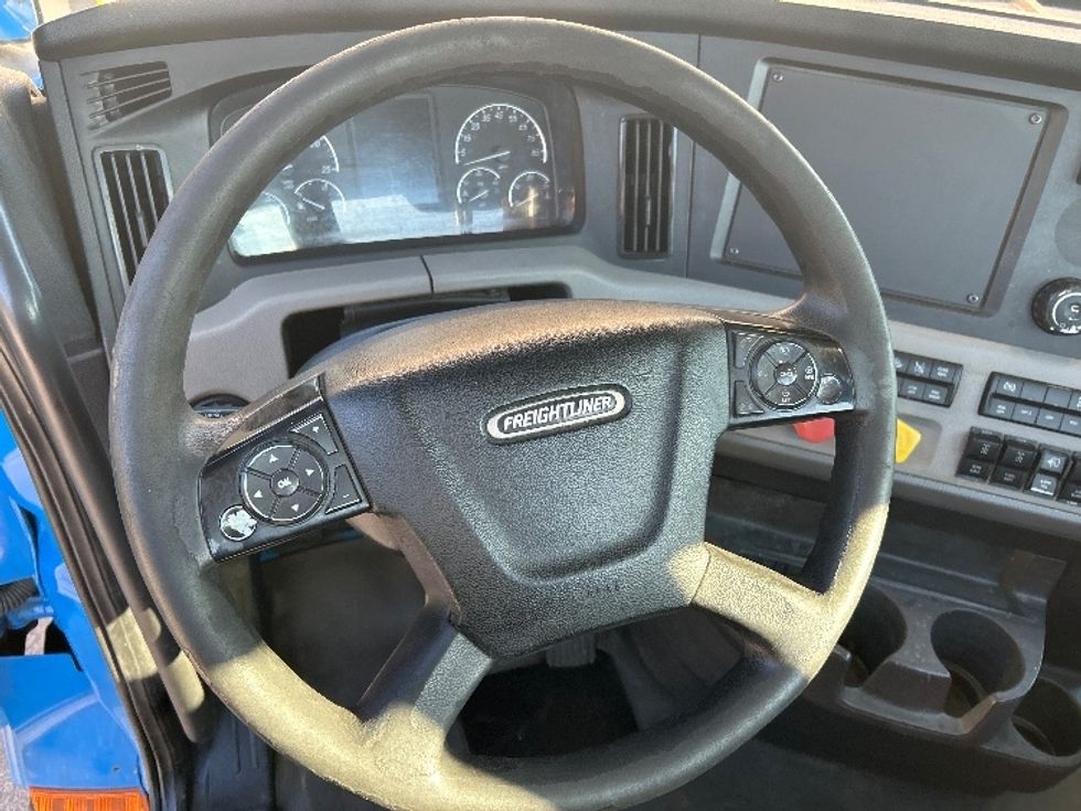 Day Cab Tractor-Heavy Duty Tractors-Freightliner-2019-T11664ST-Anderson-SC-505,160\n\t\tmiles-$ 36,250 - Image 11