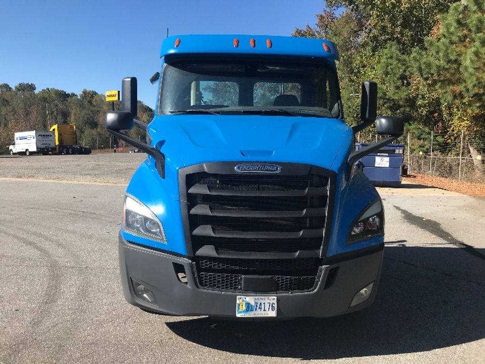 Day Cab Tractor-Heavy Duty Tractors-Freightliner-2019-T11664ST-Anderson-SC-505,160\n\t\tmiles-$ 36,250 - Image 2