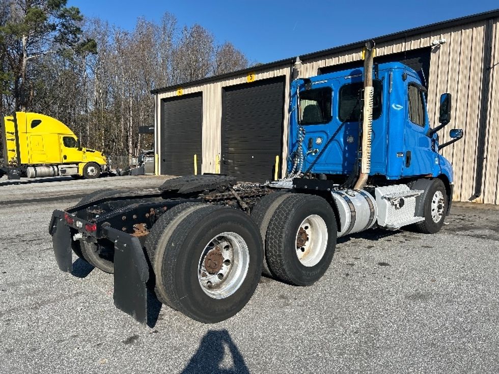 Day Cab Tractor-Heavy Duty Tractors-Freightliner-2019-T11664ST-Anderson-SC-505,160\n\t\tmiles-$ 36,250 - Image 7