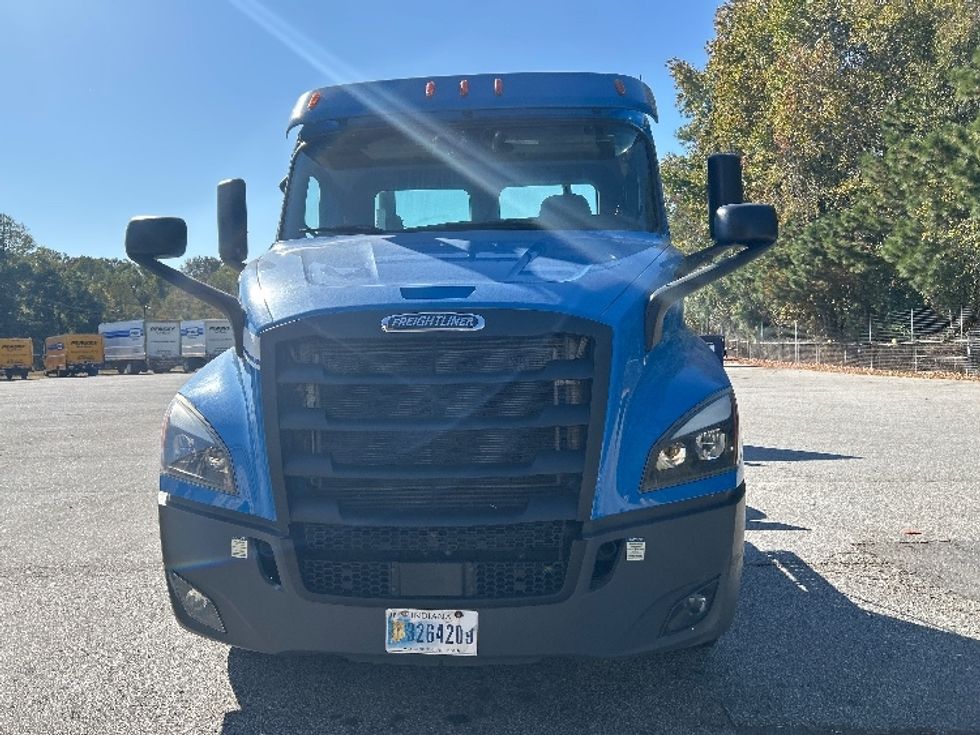 Day Cab Tractor-Heavy Duty Tractors-Freightliner-2019-T11664ST-Anderson-SC-519,059\n\t\tmiles-$ 35,000 - Image 2