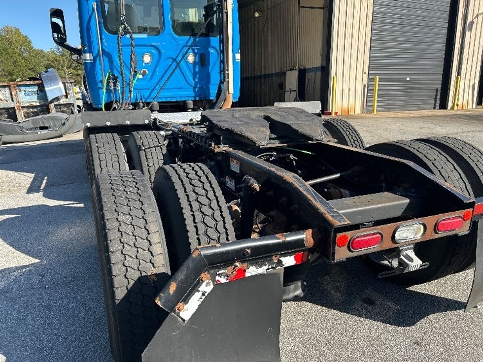 Day Cab Tractor-Heavy Duty Tractors-Freightliner-2019-T11664ST-Anderson-SC-519,059\n\t\tmiles-$ 35,000 - Image 6