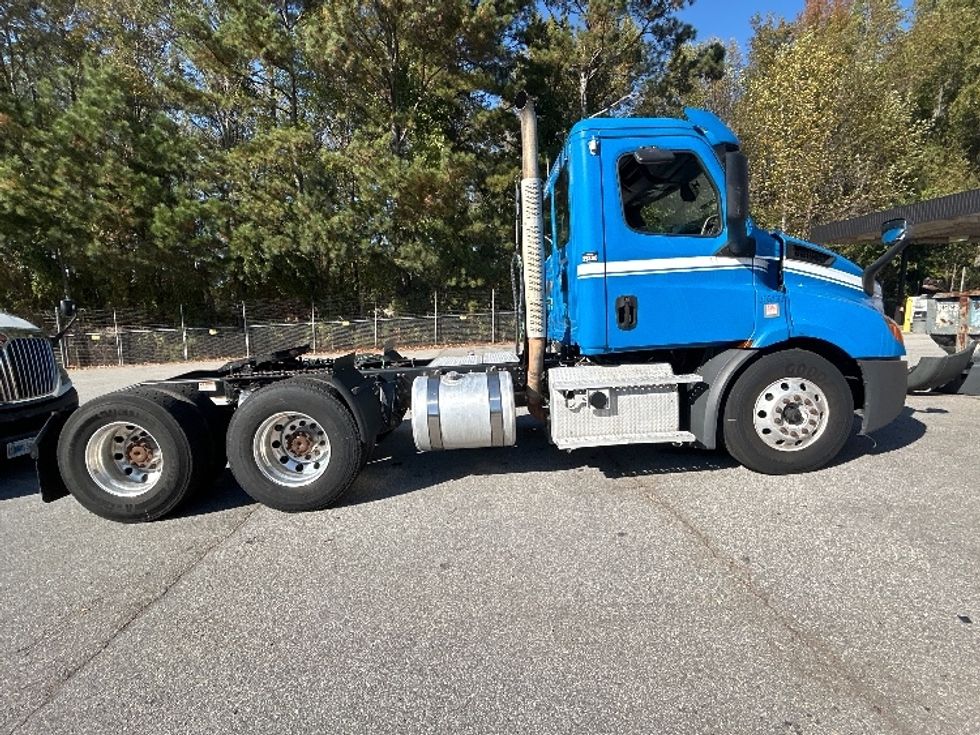 Day Cab Tractor-Heavy Duty Tractors-Freightliner-2019-T11664ST-Anderson-SC-519,059\n\t\tmiles-$ 35,000 - Image 8