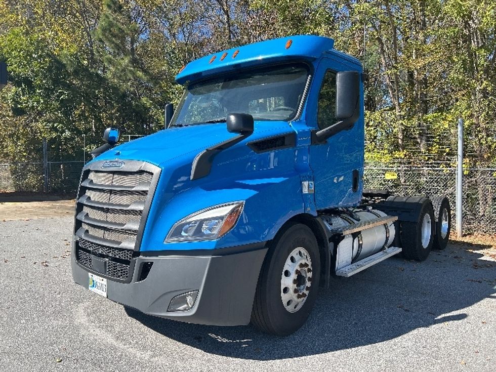 Day Cab Tractor-Heavy Duty Tractors-Freightliner-2019-T11664ST-Anderson-SC-531,165\n\t\tmiles-$ 34,000 - Image 3