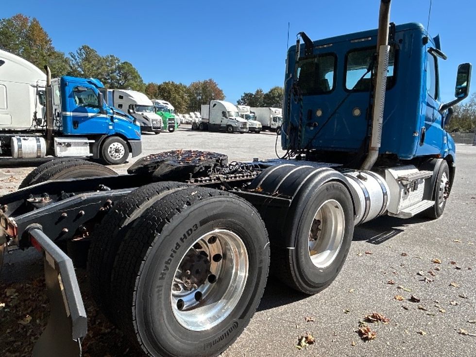 Day Cab Tractor-Heavy Duty Tractors-Freightliner-2019-T11664ST-Anderson-SC-531,165\n\t\tmiles-$ 34,000 - Image 7