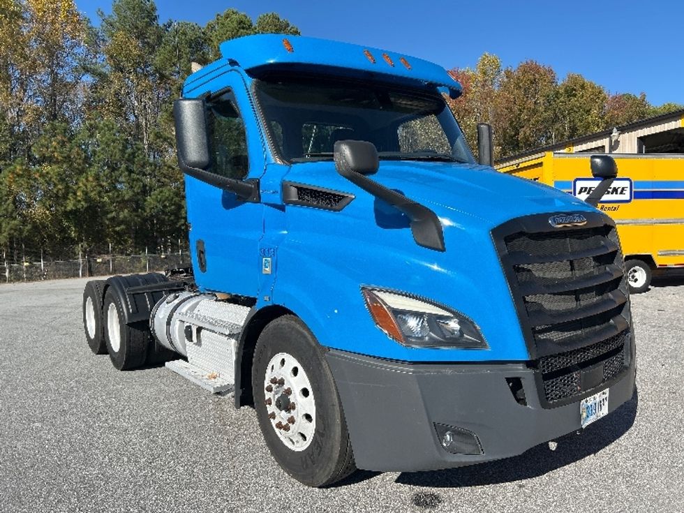 Day Cab Tractor-Heavy Duty Tractors-Freightliner-2019-T11664ST-Anderson-SC-536,497\n\t\tmiles-$ 33,500 - Image 1