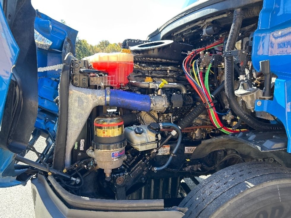 Day Cab Tractor-Heavy Duty Tractors-Freightliner-2019-T11664ST-Anderson-SC-536,497\n\t\tmiles-$ 33,500 - Image 16