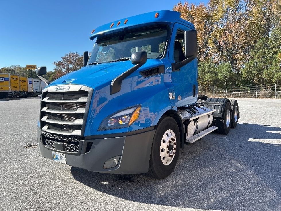 Day Cab Tractor-Heavy Duty Tractors-Freightliner-2019-T11664ST-Anderson-SC-536,497\n\t\tmiles-$ 33,500 - Image 3