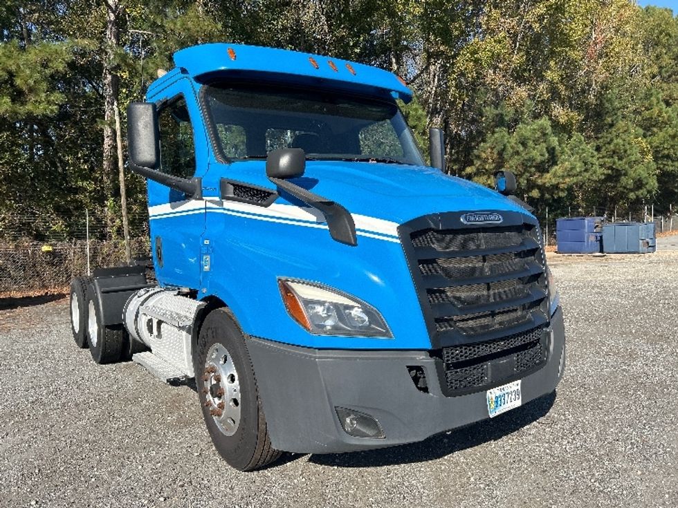 Day Cab Tractor-Heavy Duty Tractors-Freightliner-2019-T11664ST-Anderson-SC-569,769\n\t\tmiles-$ 30,500 - Image 1