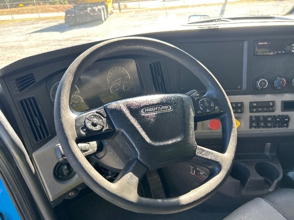 Day Cab Tractor-Heavy Duty Tractors-Freightliner-2019-T11664ST-Anderson-SC-569,769\n\t\tmiles-$ 30,500 - Image 11