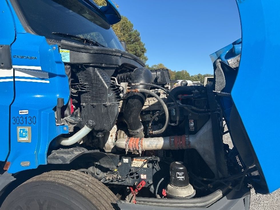 Day Cab Tractor-Heavy Duty Tractors-Freightliner-2019-T11664ST-Anderson-SC-569,769\n\t\tmiles-$ 30,500 - Image 15