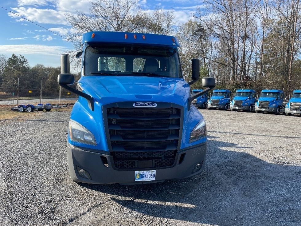 Day Cab Tractor-Heavy Duty Tractors-Freightliner-2019-T11664ST-Anderson-SC-571,963\n\t\tmiles-$ 30,250 - Image 2