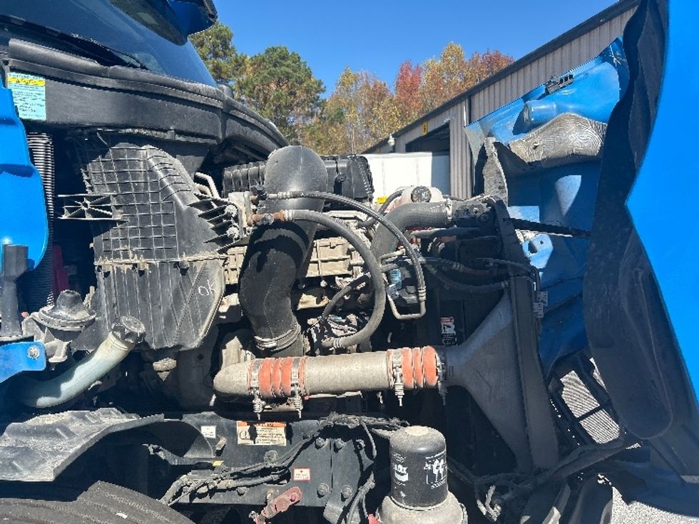 Day Cab Tractor-Heavy Duty Tractors-Freightliner-2019-T11664ST-Anderson-SC-623,543\n\t\tmiles-$ 25,750 - Image 15