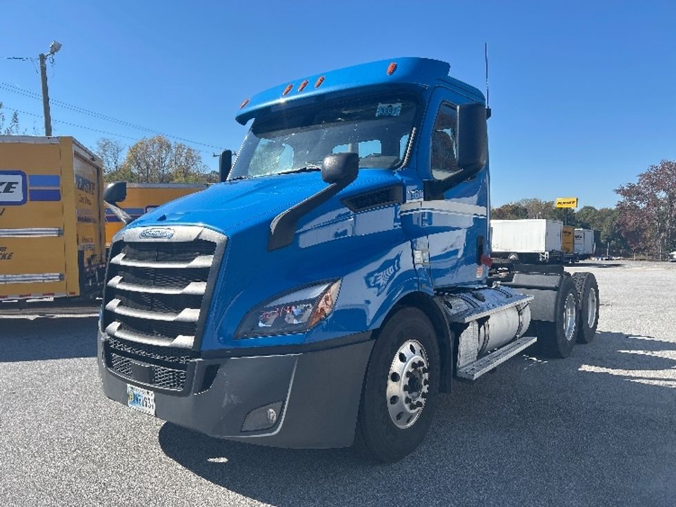 Day Cab Tractor-Heavy Duty Tractors-Freightliner-2019-T11664ST-Anderson-SC-623,543\n\t\tmiles-$ 25,750 - Image 3