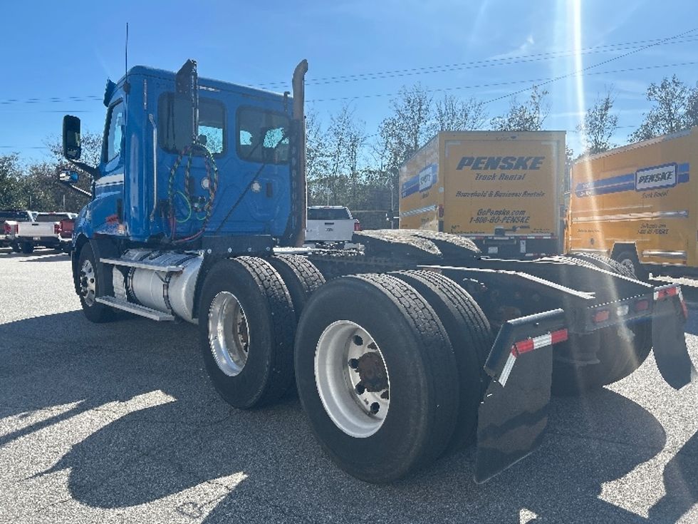 Day Cab Tractor-Heavy Duty Tractors-Freightliner-2019-T11664ST-Anderson-SC-623,543\n\t\tmiles-$ 25,750 - Image 5
