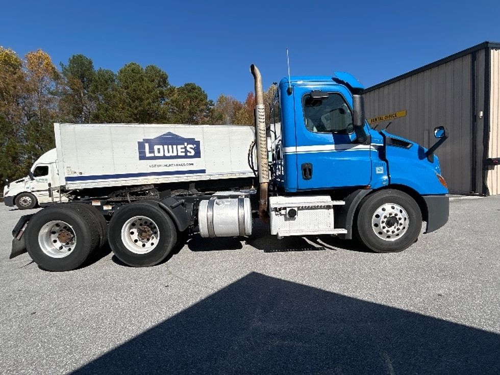 Day Cab Tractor-Heavy Duty Tractors-Freightliner-2019-T11664ST-Anderson-SC-623,543\n\t\tmiles-$ 25,750 - Image 8