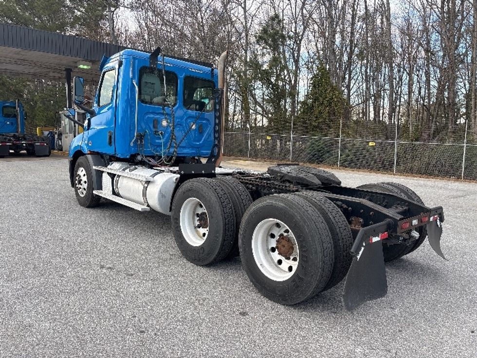 Day Cab Tractor-Heavy Duty Tractors-Freightliner-2019-T11664ST-Anderson-SC-642,424\n\t\tmiles-$ 24,000 - Image 5