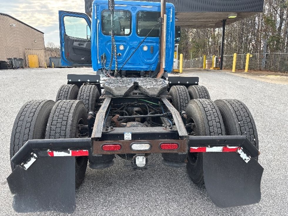 Day Cab Tractor-Heavy Duty Tractors-Freightliner-2019-T11664ST-Anderson-SC-642,424\n\t\tmiles-$ 24,000 - Image 6