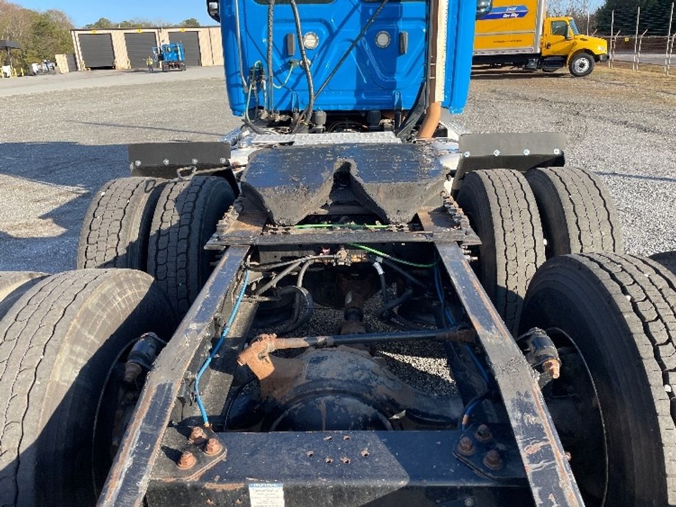 Day Cab Tractor-Heavy Duty Tractors-Freightliner-2019-T11664ST-Anderson-SC-644,405\n\t\tmiles-$ 23,750 - Image 6