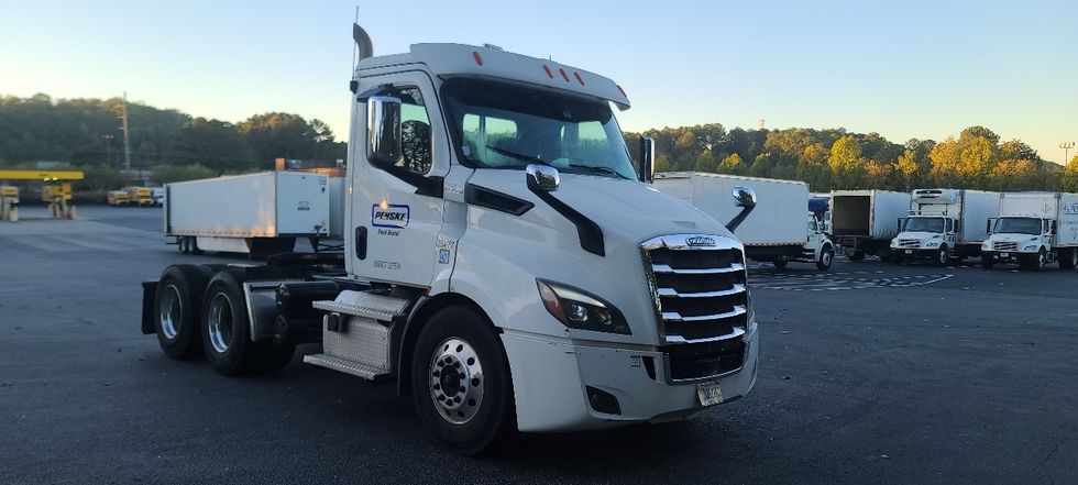 Day Cab Tractor-Heavy Duty Tractors-Freightliner-2019-T11664ST-Atlanta-GA-515,810\n\t\tmiles-$ 36,250 - Image 1