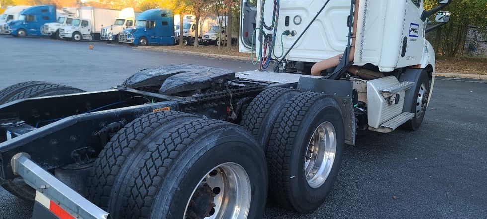 Day Cab Tractor-Heavy Duty Tractors-Freightliner-2019-T11664ST-Atlanta-GA-515,810\n\t\tmiles-$ 36,250 - Image 17