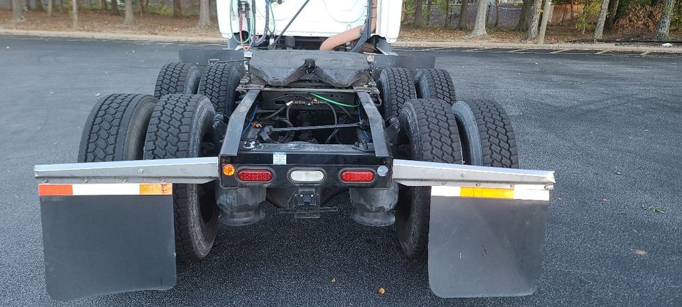 Day Cab Tractor-Heavy Duty Tractors-Freightliner-2019-T11664ST-Atlanta-GA-515,810\n\t\tmiles-$ 36,250 - Image 6