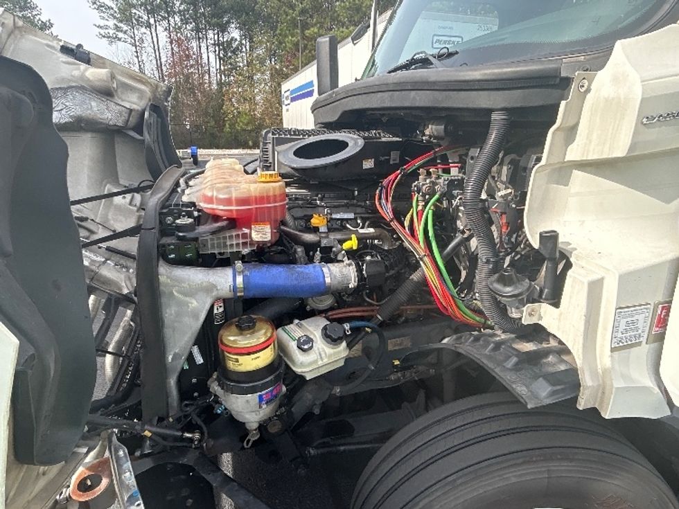 Day Cab Tractor-Heavy Duty Tractors-Freightliner-2019-T11664ST-Atlanta-GA-900,621\n\t\tmiles-$ 28,250 - Image 14