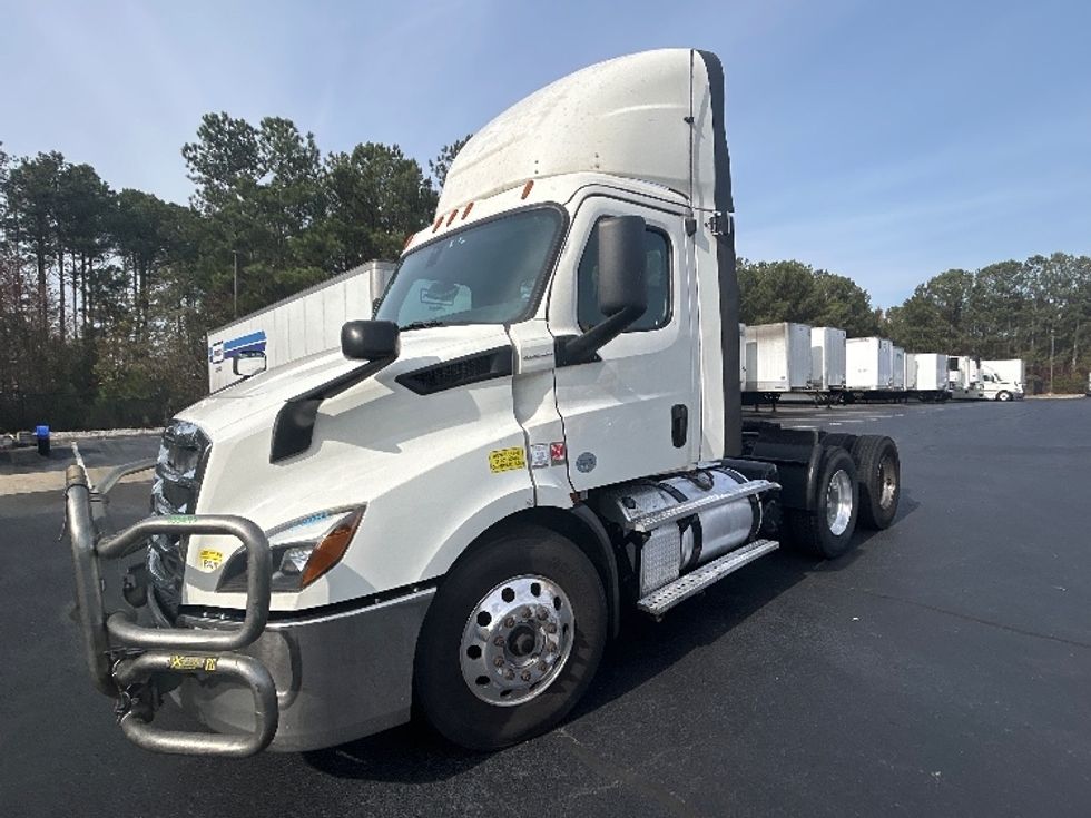 Day Cab Tractor-Heavy Duty Tractors-Freightliner-2019-T11664ST-Atlanta-GA-900,621\n\t\tmiles-$ 28,250 - Image 3