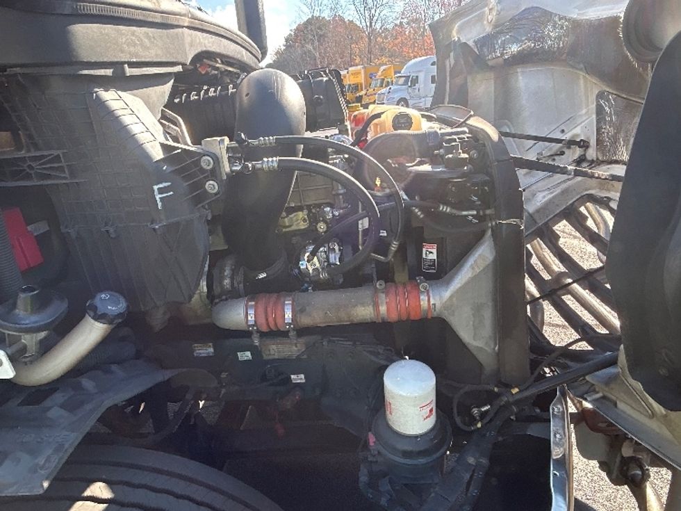 Day Cab Tractor-Heavy Duty Tractors-Freightliner-2019-T11664ST-Atlanta-GA-906,480\n\t\tmiles-$ 28,250 - Image 15