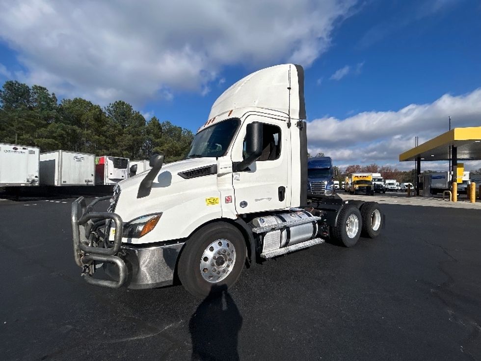 Day Cab Tractor-Heavy Duty Tractors-Freightliner-2019-T11664ST-Atlanta-GA-906,480\n\t\tmiles-$ 28,250 - Image 3