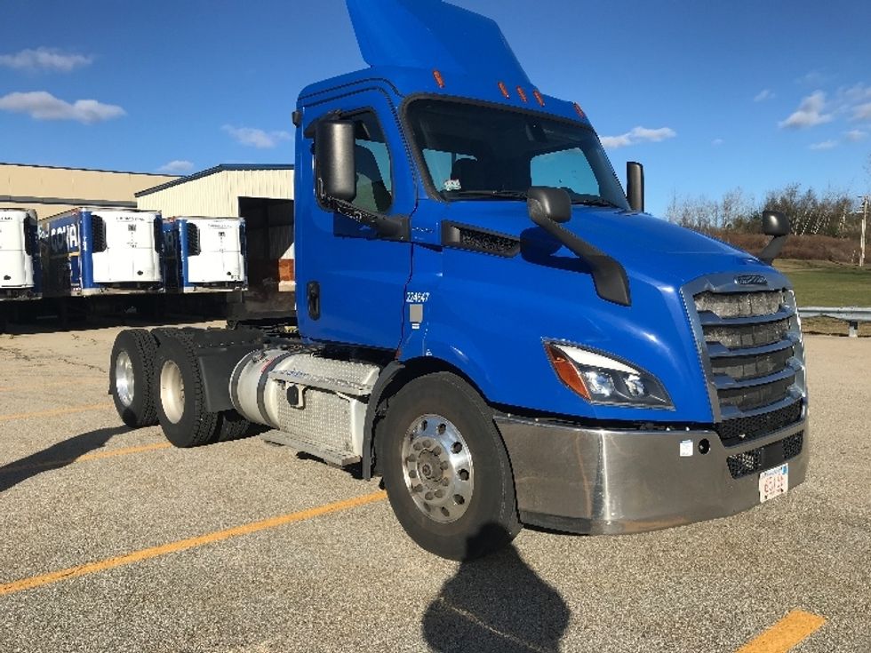 Day Cab Tractor-Heavy Duty Tractors-Freightliner-2019-T11664ST-Auburn-MA-201,611\n\t\tmiles-$ 47,000 - Image 1