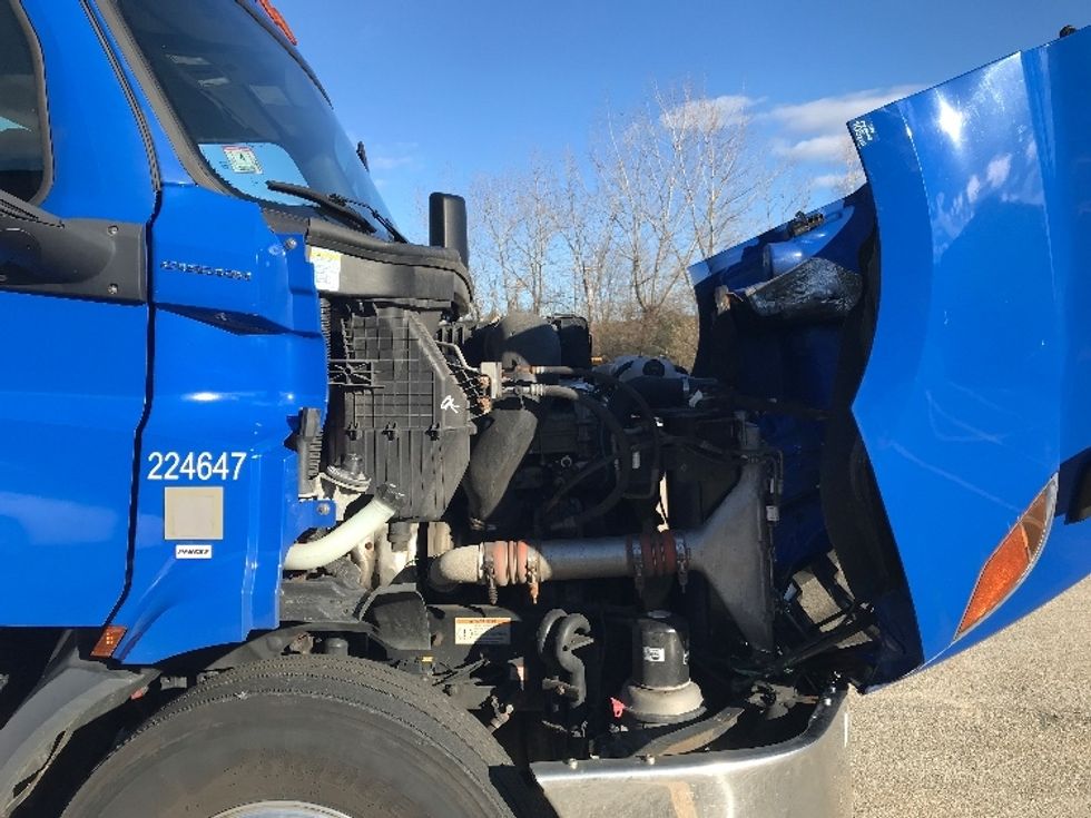 Day Cab Tractor-Heavy Duty Tractors-Freightliner-2019-T11664ST-Auburn-MA-201,611\n\t\tmiles-$ 47,000 - Image 15
