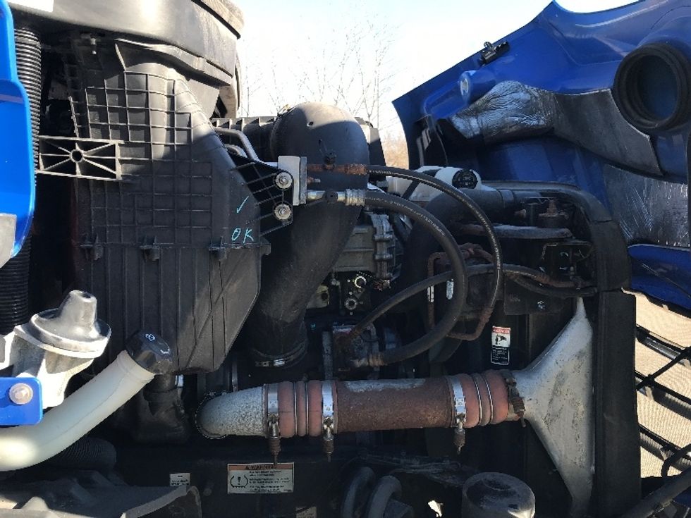 Day Cab Tractor-Heavy Duty Tractors-Freightliner-2019-T11664ST-Auburn-MA-231,253\n\t\tmiles-$ 45,500 - Image 14