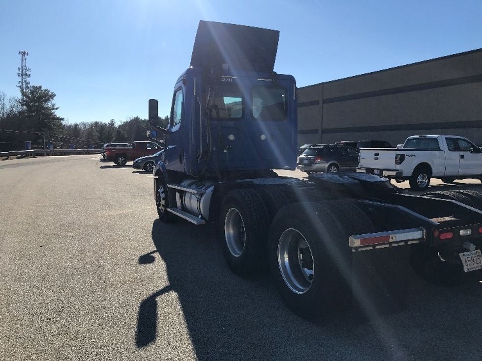 Day Cab Tractor-Heavy Duty Tractors-Freightliner-2019-T11664ST-Auburn-MA-231,253\n\t\tmiles-$ 45,500 - Image 5