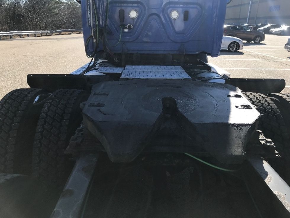 Day Cab Tractor-Heavy Duty Tractors-Freightliner-2019-T11664ST-Auburn-MA-231,253\n\t\tmiles-$ 45,500 - Image 6