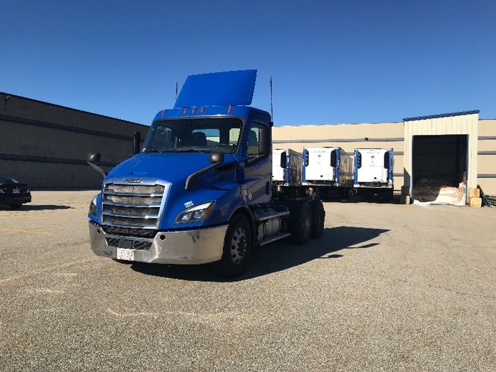 2019 Freightliner Cascadia 116" Day cab photo 3