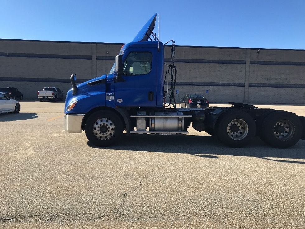 2019 Freightliner Cascadia 116" Day cab photo 4