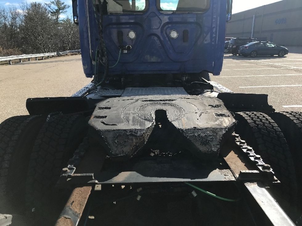 Day Cab Tractor-Heavy Duty Tractors-Freightliner-2019-T11664ST-Auburn-MA-250,203\n\t\tmiles-$ 44,500 - Image 6