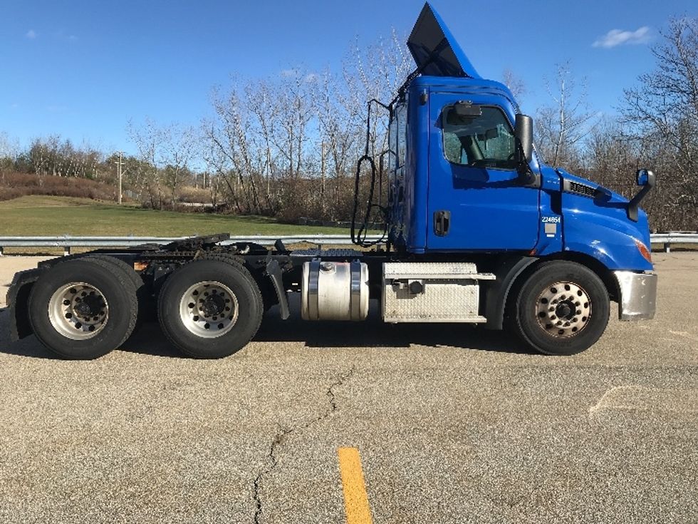 Day Cab Tractor-Heavy Duty Tractors-Freightliner-2019-T11664ST-Auburn-MA-250,203\n\t\tmiles-$ 44,500 - Image 8