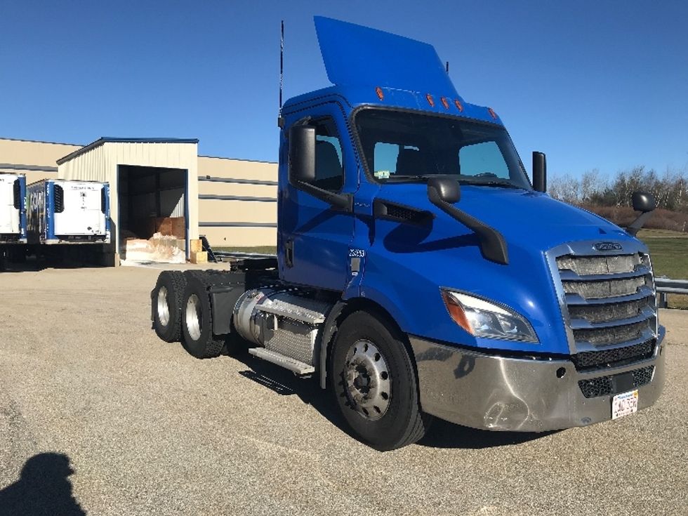 Day Cab Tractor-Heavy Duty Tractors-Freightliner-2019-T11664ST-Auburn-MA-252,357\n\t\tmiles-$ 32,250 - Image 1