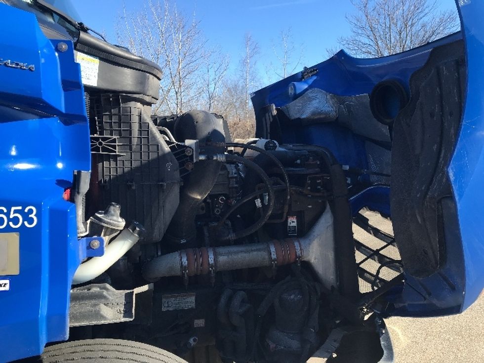 Day Cab Tractor-Heavy Duty Tractors-Freightliner-2019-T11664ST-Auburn-MA-252,357\n\t\tmiles-$ 32,250 - Image 15