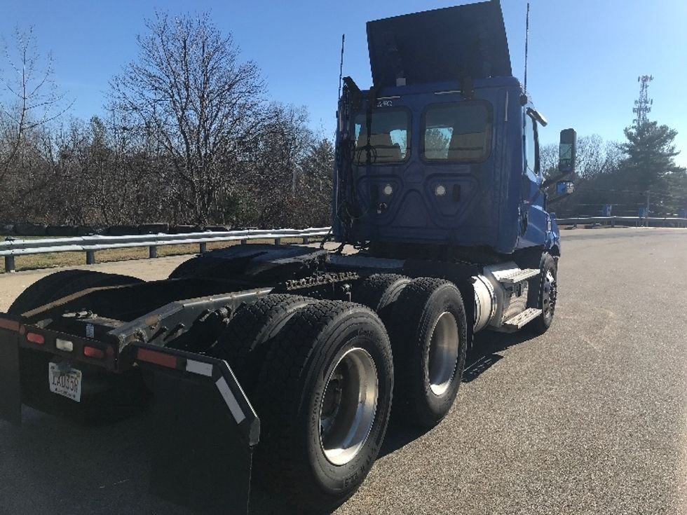 Day Cab Tractor-Heavy Duty Tractors-Freightliner-2019-T11664ST-Auburn-MA-252,357\n\t\tmiles-$ 32,250 - Image 7