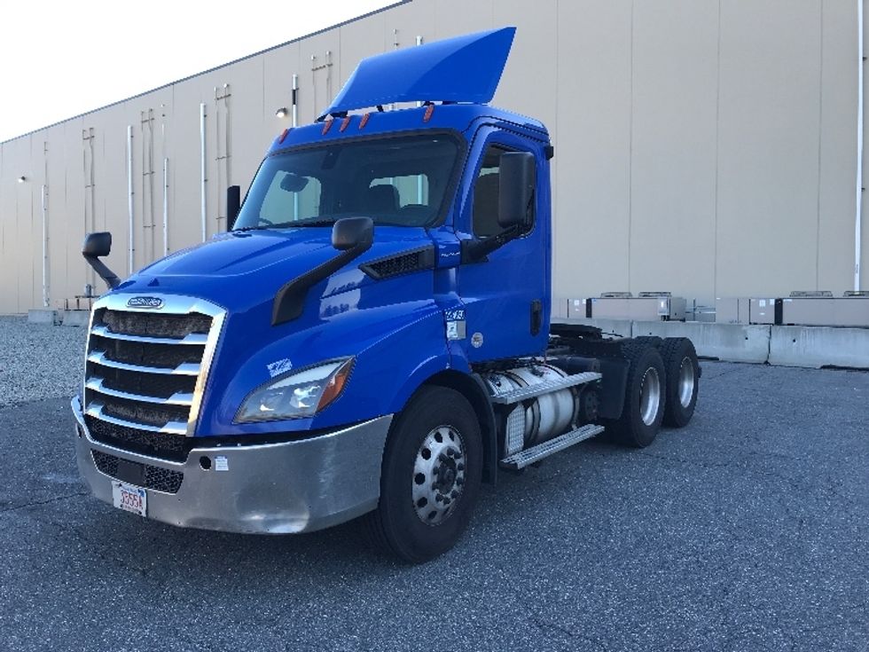 Day Cab Tractor-Heavy Duty Tractors-Freightliner-2019-T11664ST-Auburn-MA-266,712\n\t\tmiles-$ 43,750 - Image 3