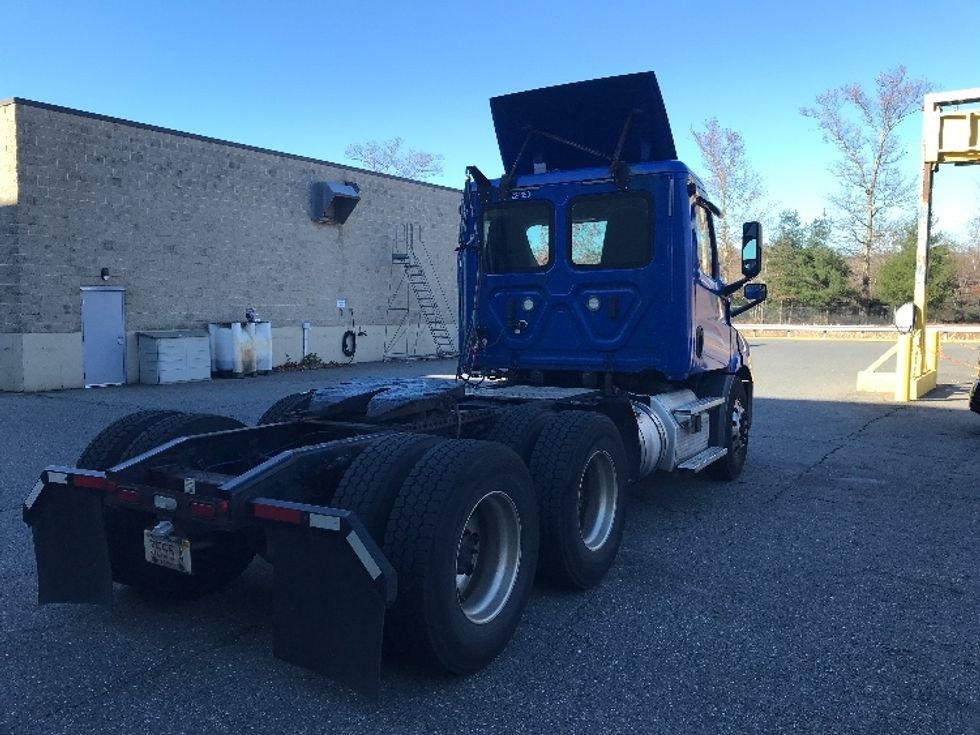 Day Cab Tractor-Heavy Duty Tractors-Freightliner-2019-T11664ST-Auburn-MA-266,712\n\t\tmiles-$ 43,750 - Image 7