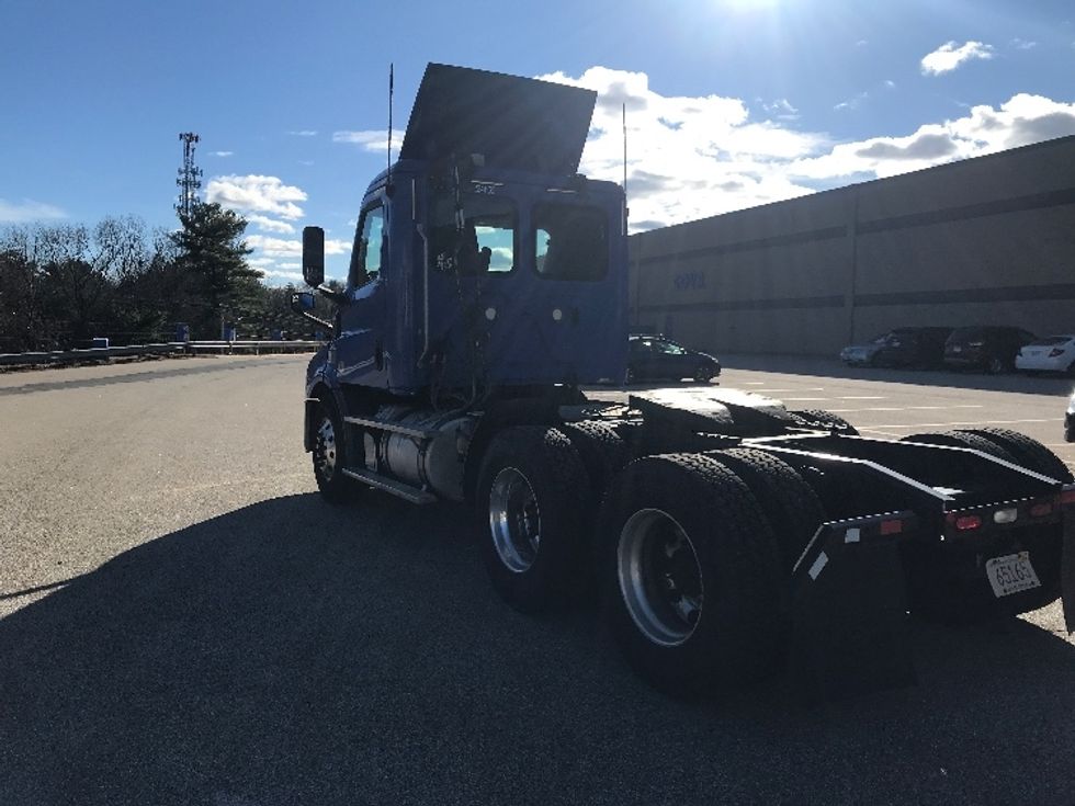 Day Cab Tractor-Heavy Duty Tractors-Freightliner-2019-T11664ST-Auburn-MA-272,231\n\t\tmiles-$ 43,500 - Image 5