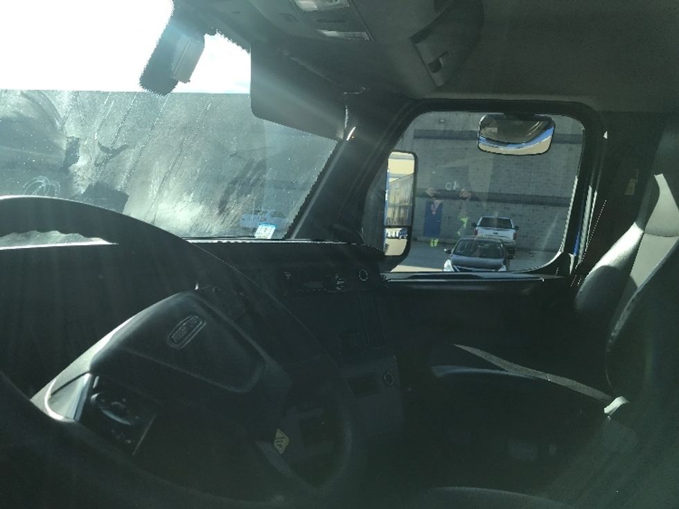 Day Cab Tractor-Heavy Duty Tractors-Freightliner-2019-T11664ST-Auburn-MA-313,744\n\t\tmiles-$ 41,000 - Image 10